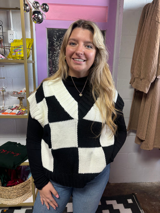 V-NECK CHECKERBOARD KNIT SWEATER VEST